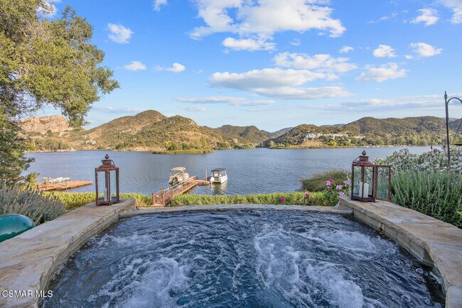 Building Photo - 498 Lake Sherwood Dr