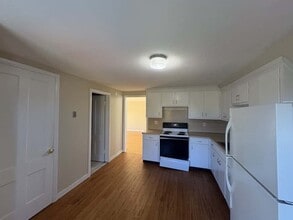 Building Photo - 59 Montowese St