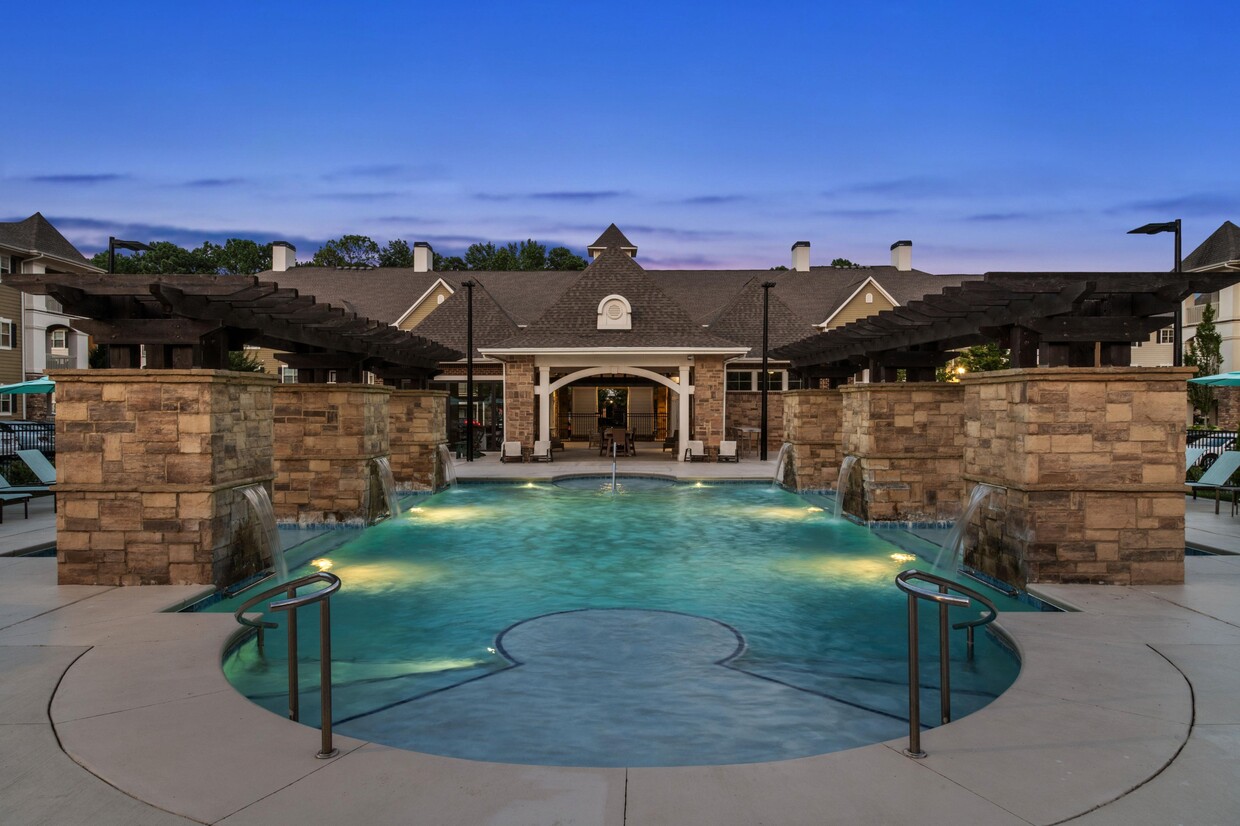 Green Park - Resort-Style Pool - Green Park