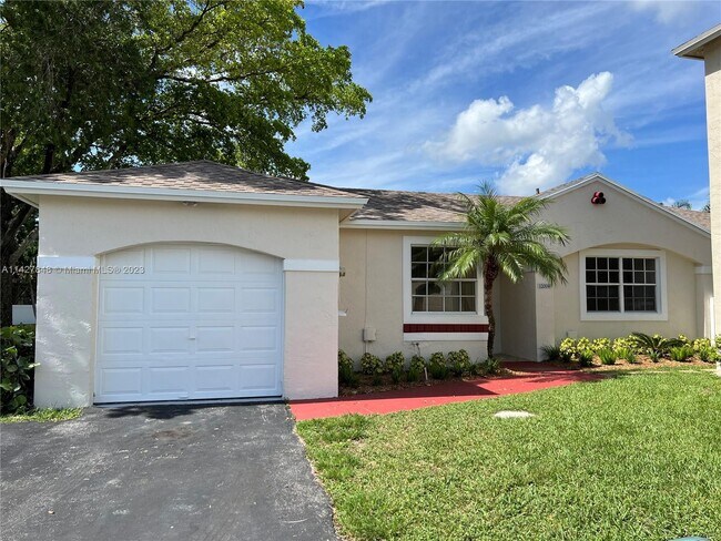 Foto del edificio - 12004 NW 13th St
