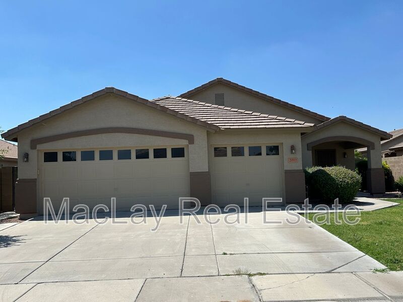 Foto principal - 2011 W Sunshine Butte Dr