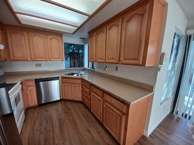 Building Photo - 38743 Rosegate Terrace