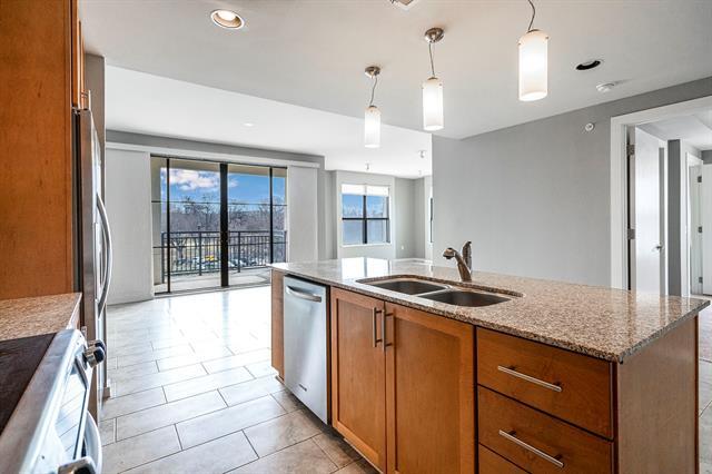 Foto del edificio - 2401 W 7th St