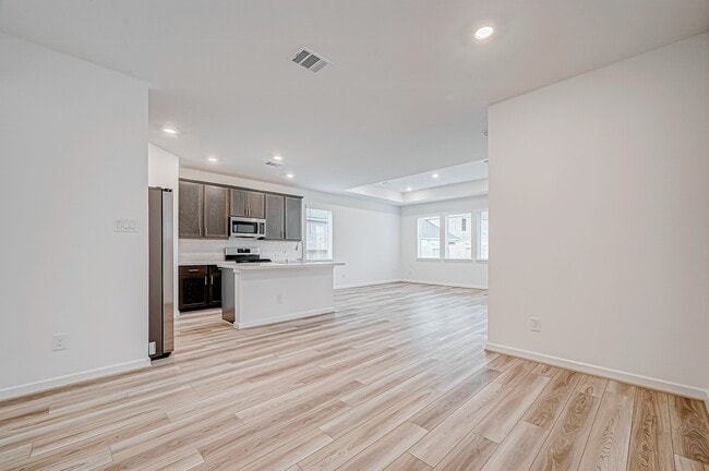 Building Photo - 9746 Pettus Crk Dr