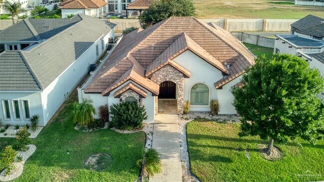 Foto del edificio - 808 E Balboa Ave