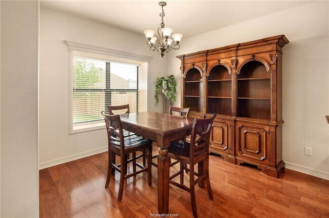 Foto del edificio - 4283 Hollow Stone Dr