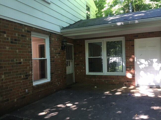 front patio - 1708 Solomon Rd