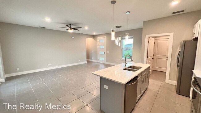 Foto del edificio - 4 br, 2 bath House - 96 Orchid Ct
