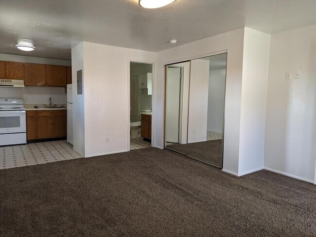 Building Photo - 2 Bear River Dr