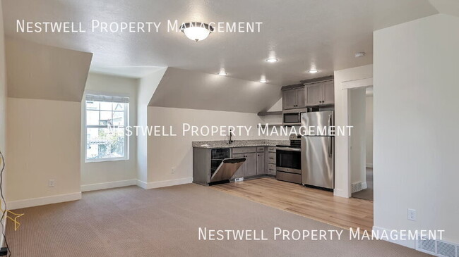 Building Photo - 5088 W Beach Comber Way