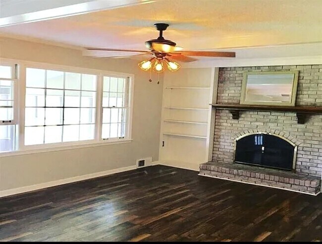 Building Photo - 1683 Cedarcrest Cove