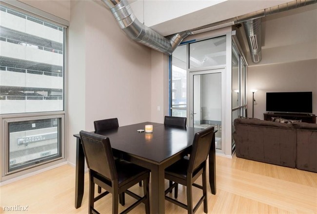 Foto del edificio - 1 br, 1.5 bath - 111 10th St