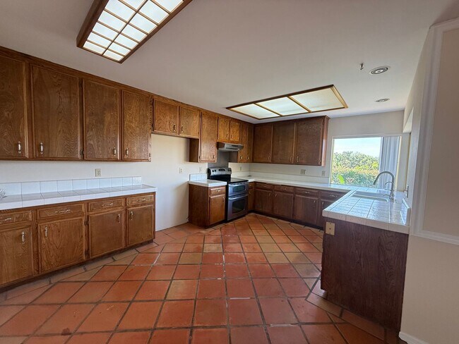 Foto del edificio - 4738 Summit Ave