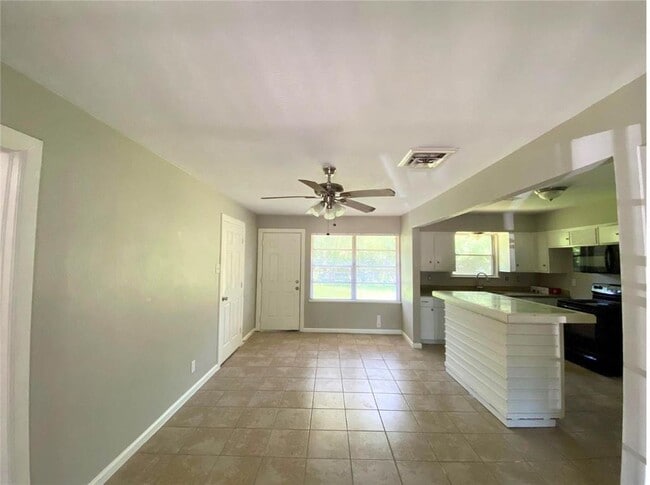 Building Photo - 5767 Flamingo Dr