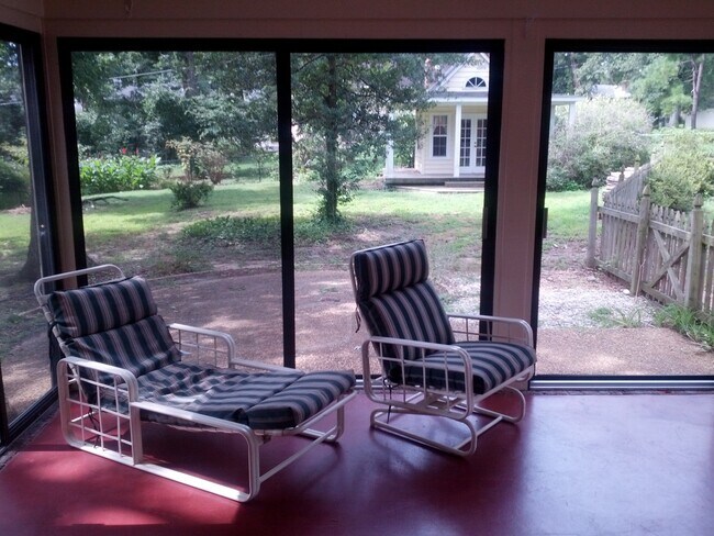 Foto del edificio - Chesterfield 4 bed 2.5 bath Colonial Style...