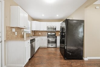 Building Photo - 2102 N Galveston Ave