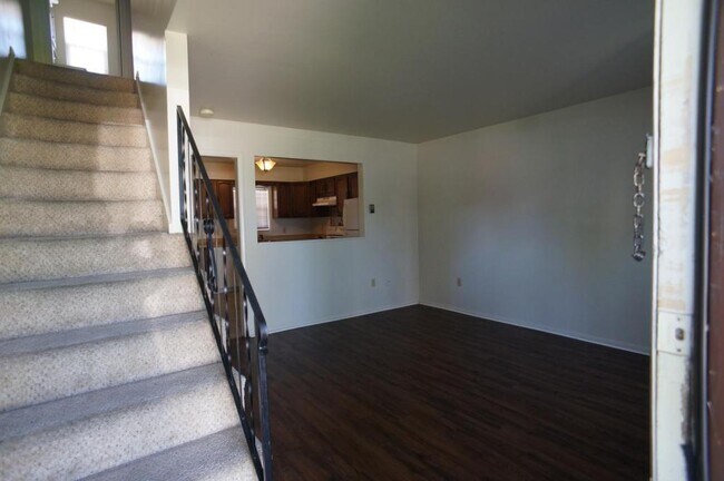 Building Photo - 448 Guilford Ave