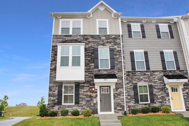 Building Photo - 2061 Lockwood Dr