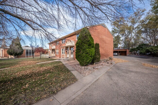 Building Photo - Move-In Special! FREE 50" TV for Qualified Tenants! Near CSUP COLLEGE