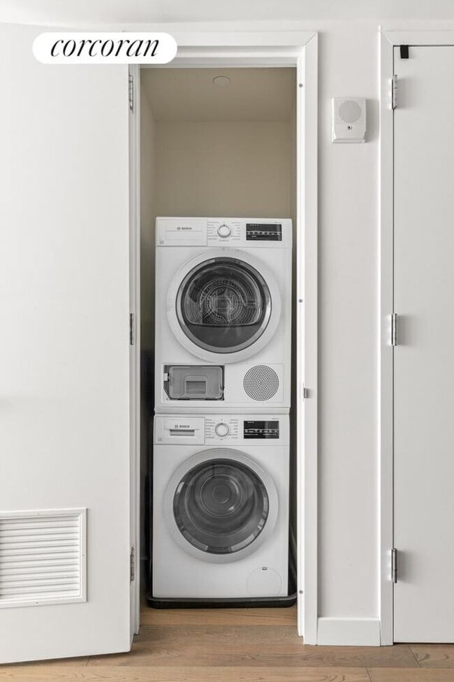 Foto del edificio - 505 W 43rd St