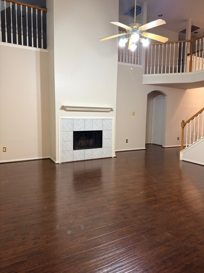 Building Photo - 16147 April Ridge Dr