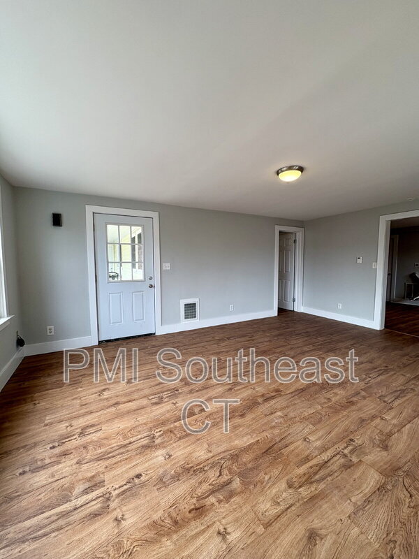 Foto del edificio - 41R Boston Post Rd