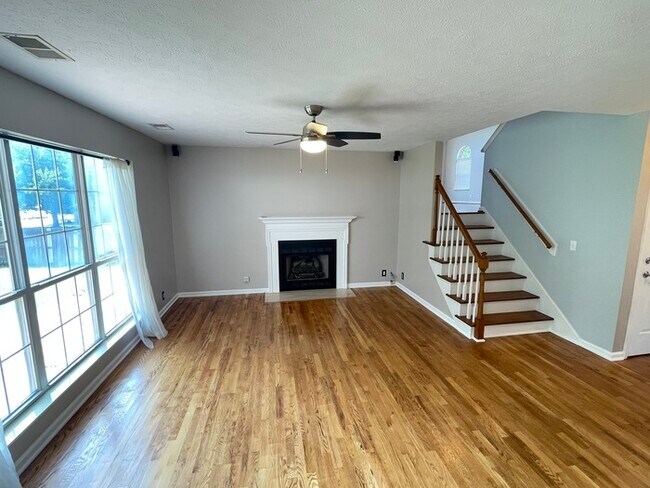 Foto del edificio - Harbortowne corner lot home with fenced yard and deck!