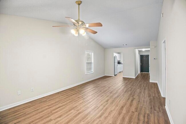 Foto del edificio - 2106 Abigail Ln SW