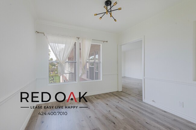 Foto del edificio - Spacious and Bright One Bedroom Featuring ...
