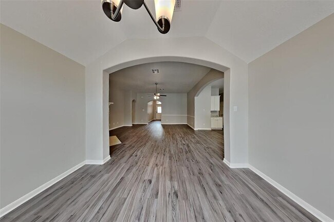 Foto del edificio - 3102 Candle Pond Ln