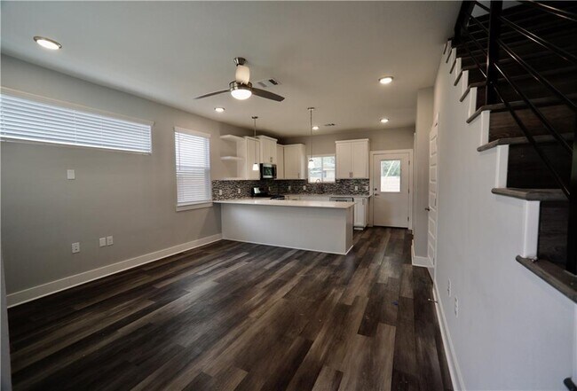 Building Photo - 6811 Porter St
