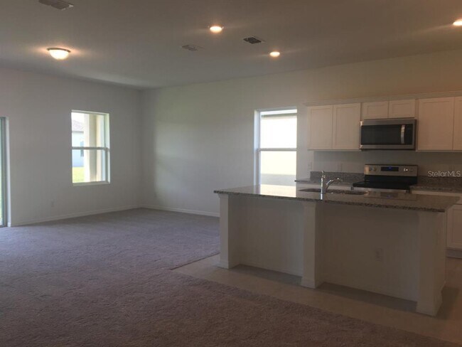 Foto del edificio - 5881 Bovine Dr