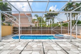 Building Photo - 10425 Buena Ventura Dr