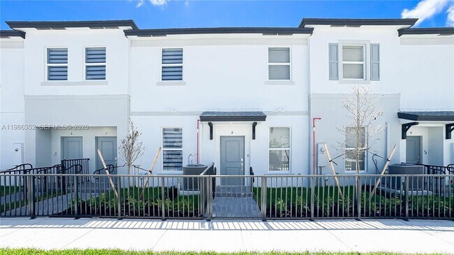 Foto del edificio - 12476 SW 248th St