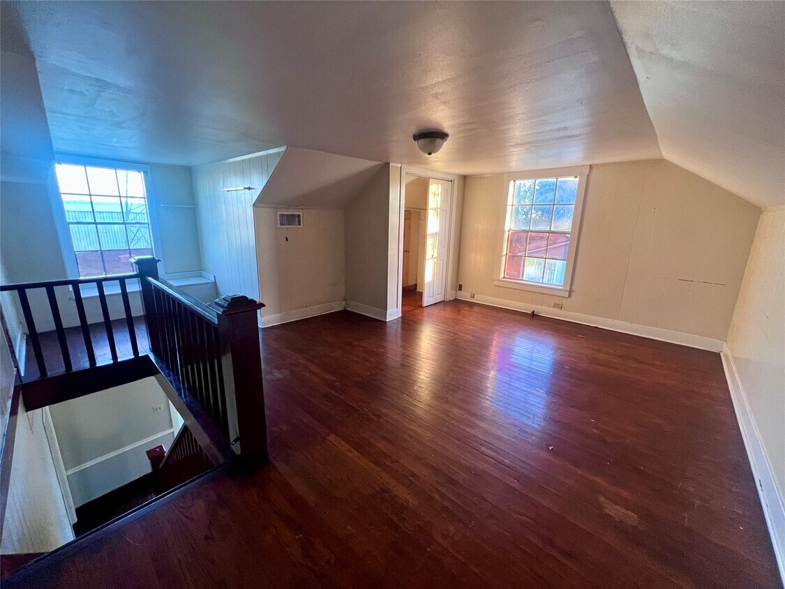 Foto del edificio - 621 Harrison Ln