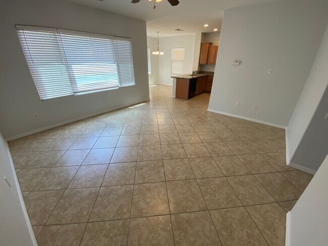 Building Photo - 3 bed/2.5 bath home located in North Las Vegas