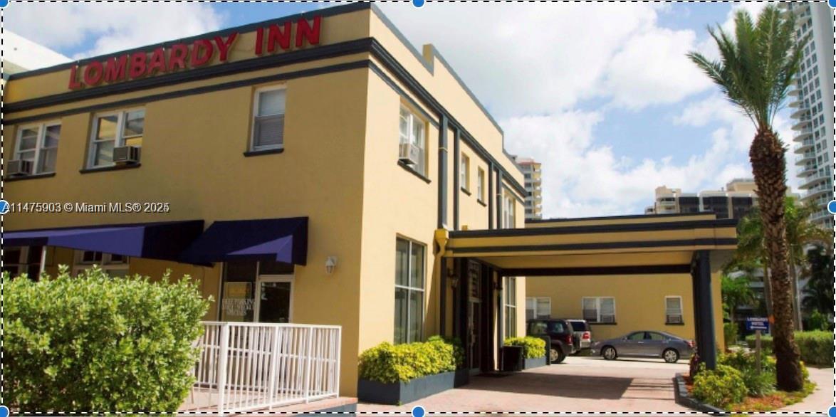Foto principal - 6300 Collins Ave