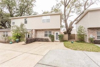 Building Photo - 6148 The Oaks Ln