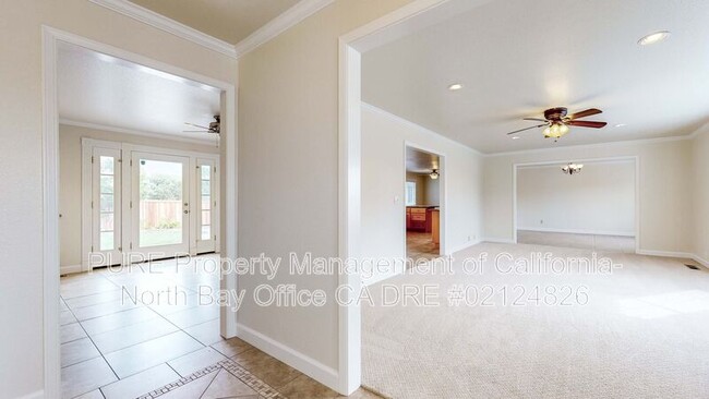 Foto del edificio - 3331 Manor Ln