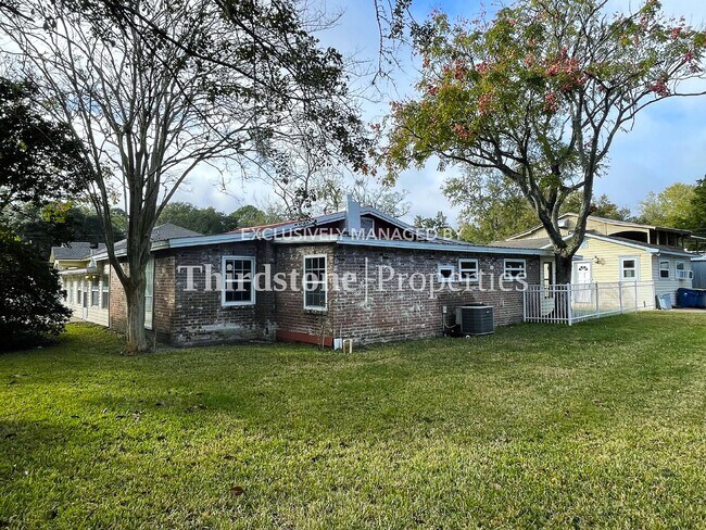 Foto del edificio - 2965 ARMSTRONG ST, JACKSONVILLE, FL 32218