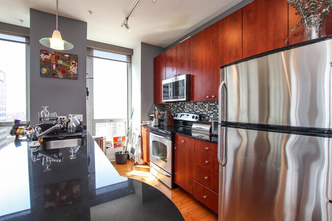 Foto del edificio - 565 W Quincy St