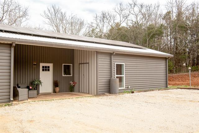 Building Photo - 668 Starr Rd