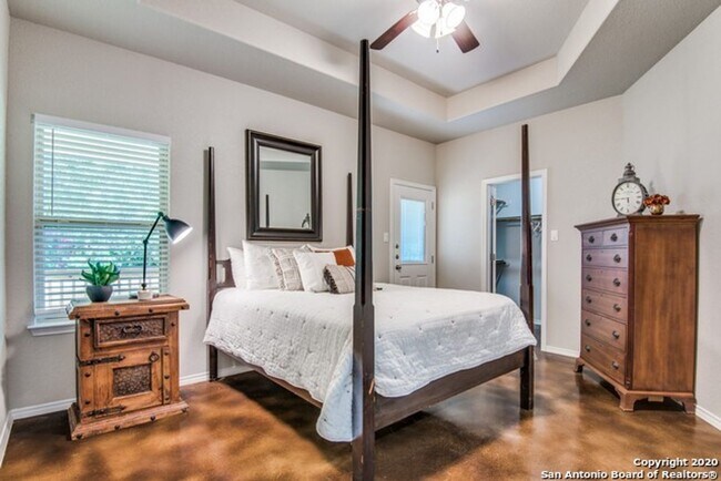 Foto del edificio - 1135 Stanley Way