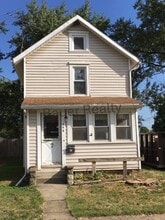 Building Photo - 506 W 10th St