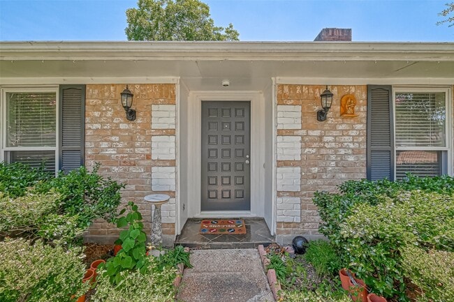 Building Photo - 12823 Westhorpe Dr