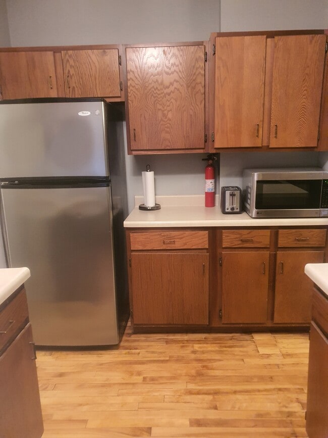 Building Photo - 812 Capitol Hts