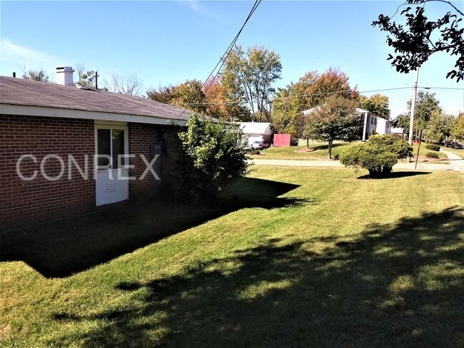 Building Photo - BEAUTIFUL 3 BEDROOM RANCH STYLE HOME