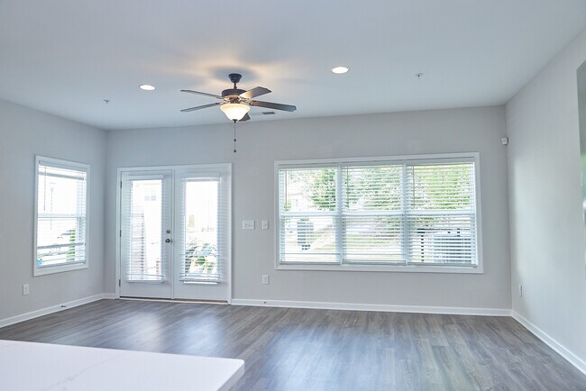 Foto del edificio - 2890 Regal Park Dr NW