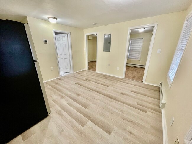 Building Photo - 92 W Main St