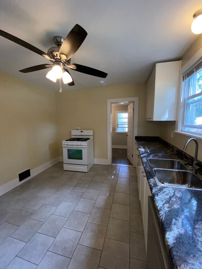 Foto del edificio - 112 Oak St